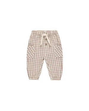 Luca Pant in Holiday Check
