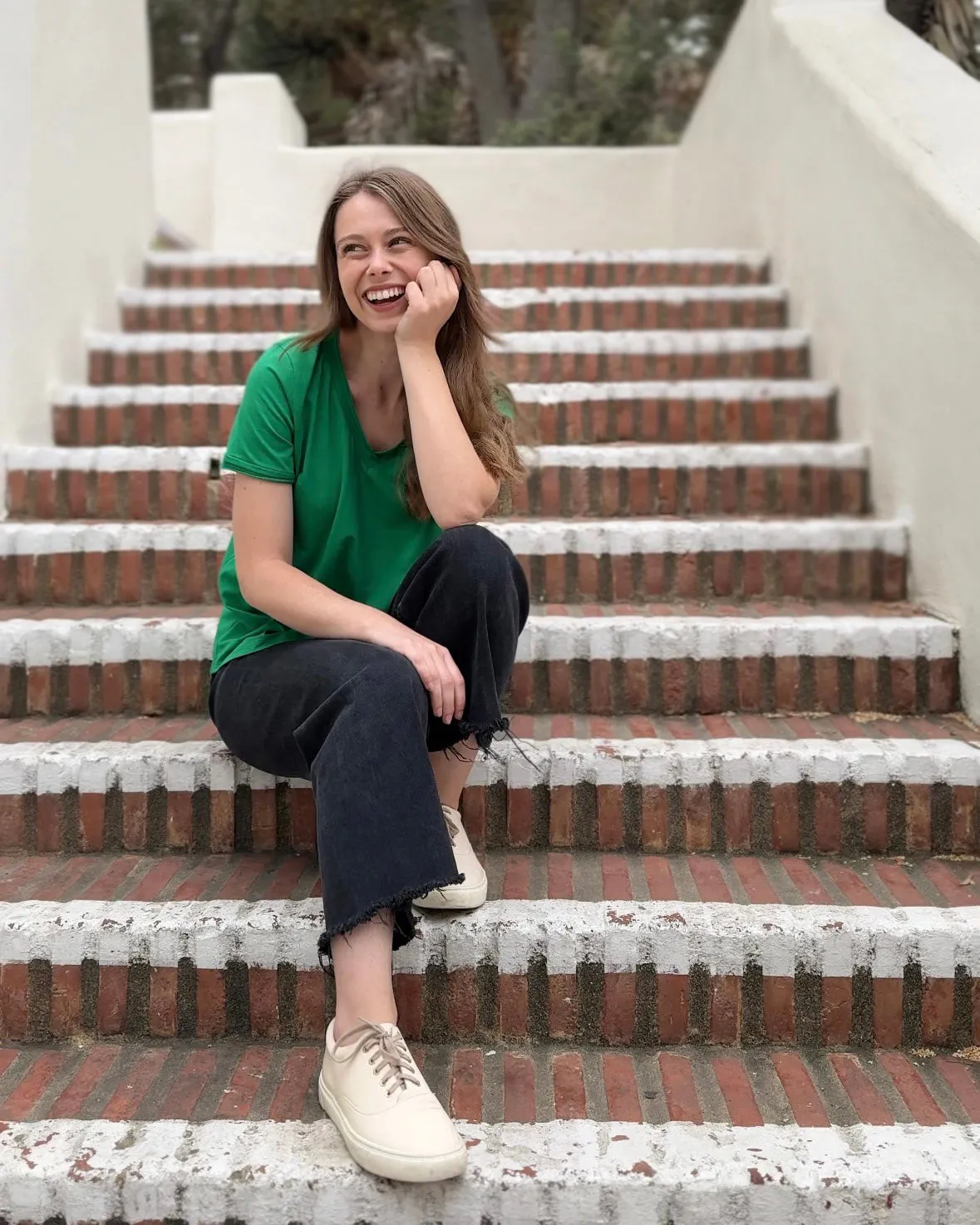 RIDGE v-neck tee in Leaf Green