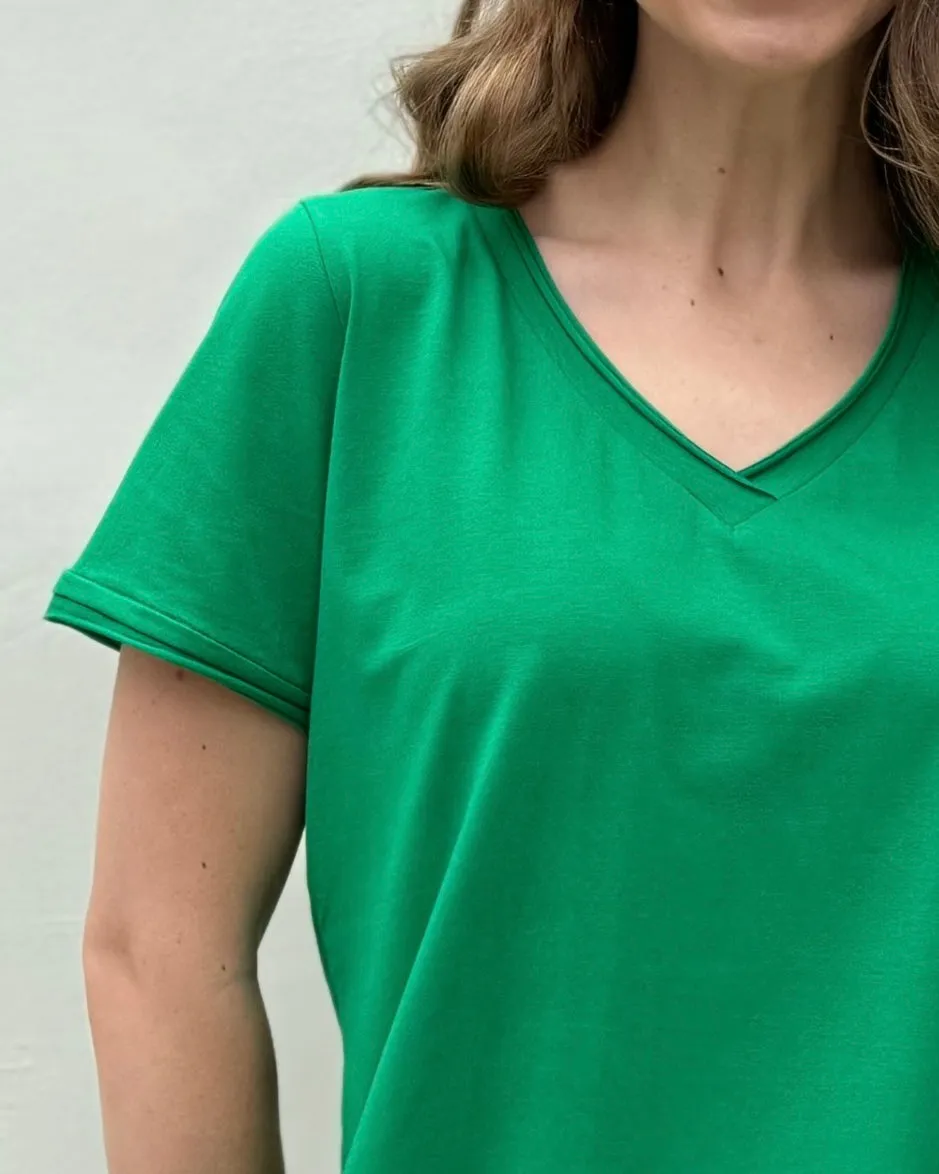 RIDGE v-neck tee in Leaf Green