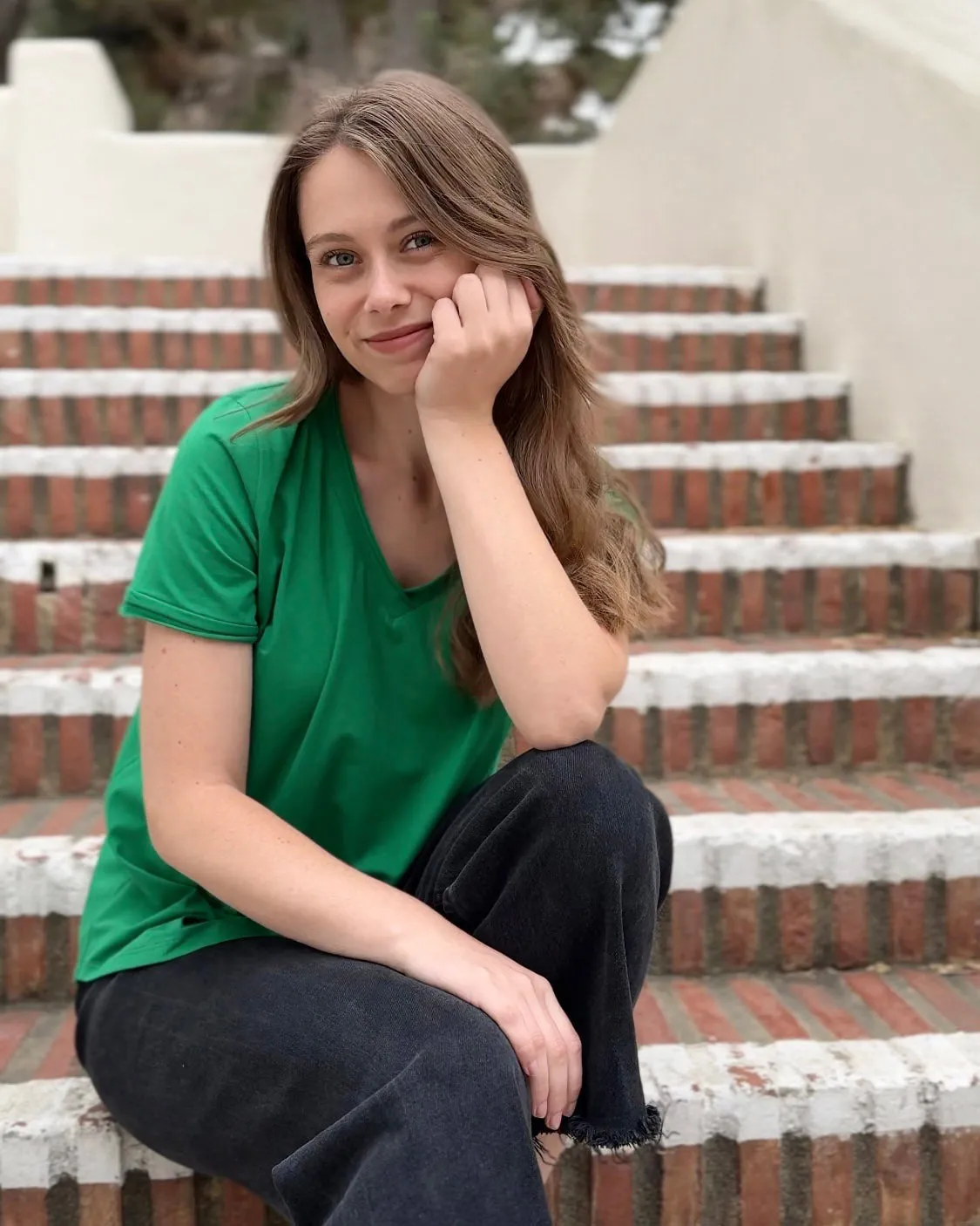 RIDGE v-neck tee in Leaf Green