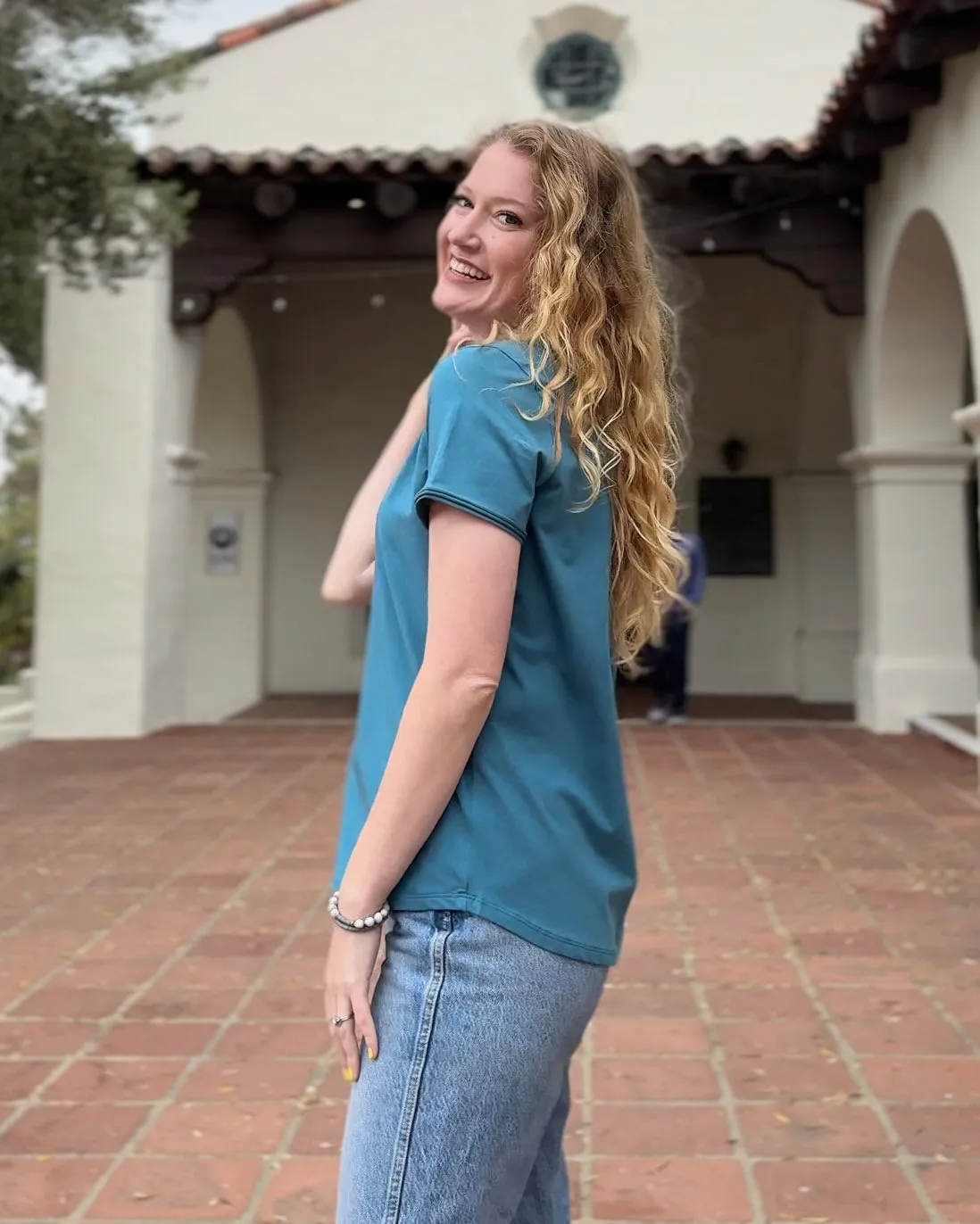 RIDGE v-neck tee in Peacock Blue