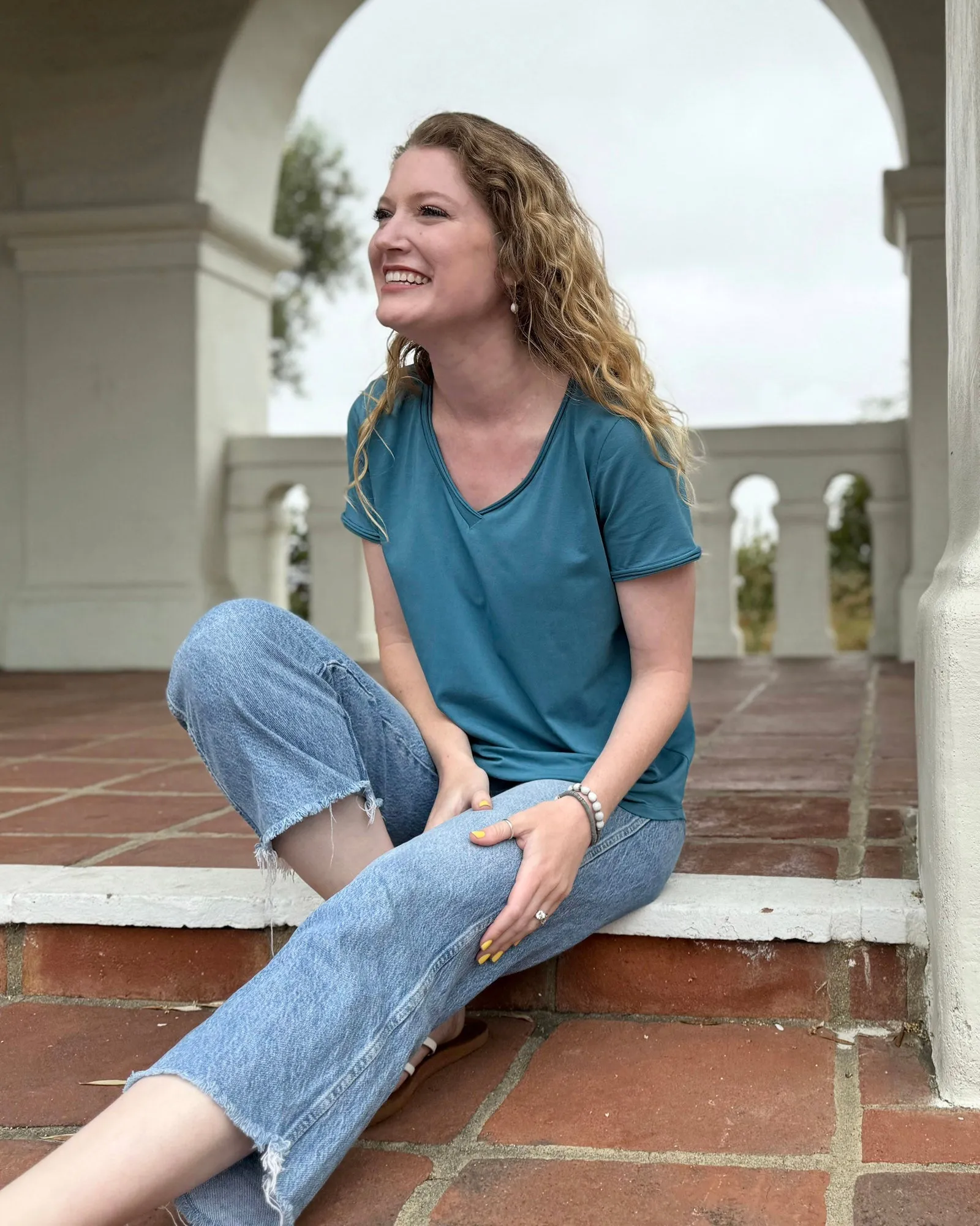 RIDGE v-neck tee in Peacock Blue